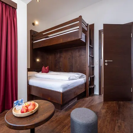 Kinder- & Gletscherhotel Hintertuxerhof 4*