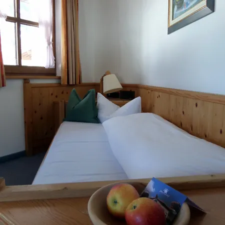 ホテル キンダー ＆ グレチッチャーホテル ヒンタートックサーホフ