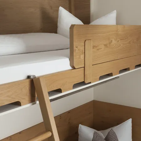 キンダー ＆ グレチッチャーホテル ヒンタートックサーホフ 4* トゥクス