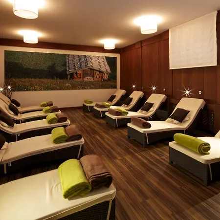 キンダー ＆ グレチッチャーホテル ヒンタートックサーホフ