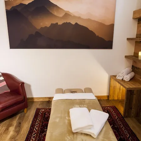 キンダー ＆ グレチッチャーホテル ヒンタートックサーホフ