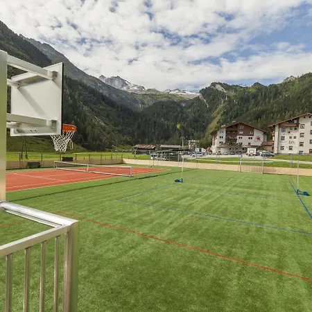 Kinder- & Gletscherhotel Hintertuxerhof Szálloda 4*