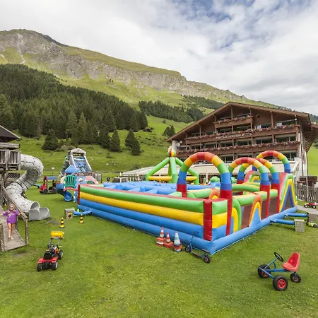 キンダー ＆ グレチッチャーホテル ヒンタートックサーホフ ホテル 4*