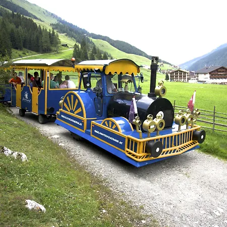 ホテル キンダー ＆ グレチッチャーホテル ヒンタートックサーホフ 4*