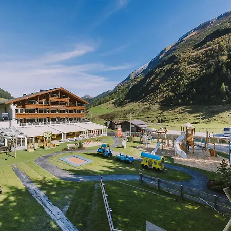 Hotel Kinder- & Gletscherhotel Hintertuxerhof 4*