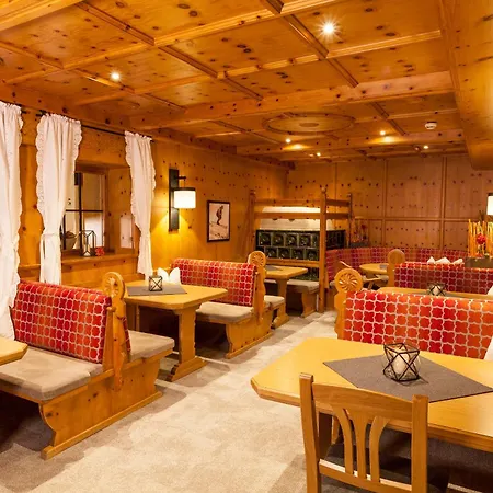 Szálloda Kinder- & Gletscherhotel Hintertuxerhof Tux