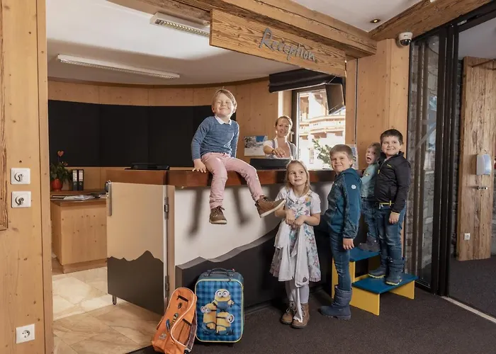 ホテル キンダー ＆ グレチッチャーホテル ヒンタートックサーホフ 4*