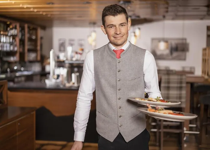 キンダー ＆ グレチッチャーホテル ヒンタートックサーホフ 4*