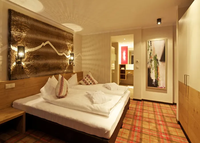 キンダー ＆ グレチッチャーホテル ヒンタートックサーホフ トゥクス