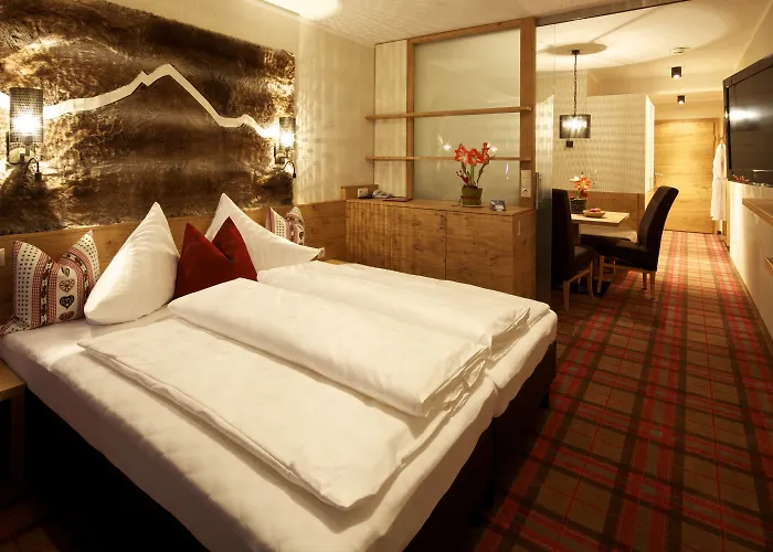 ホテル キンダー ＆ グレチッチャーホテル ヒンタートックサーホフ トゥクス