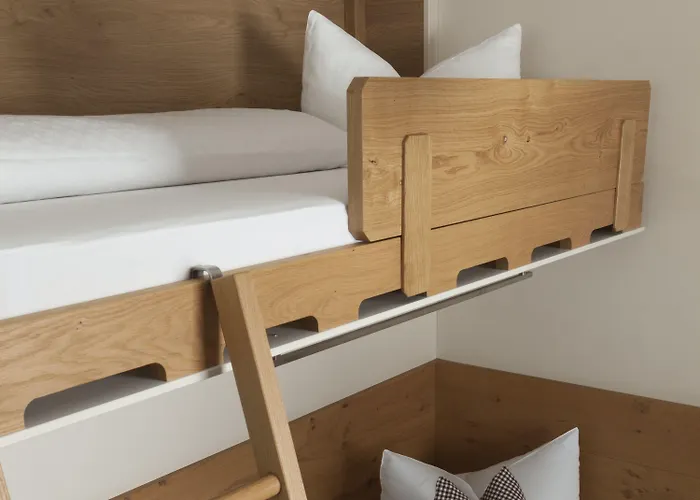 キンダー ＆ グレチッチャーホテル ヒンタートックサーホフ 4* トゥクス