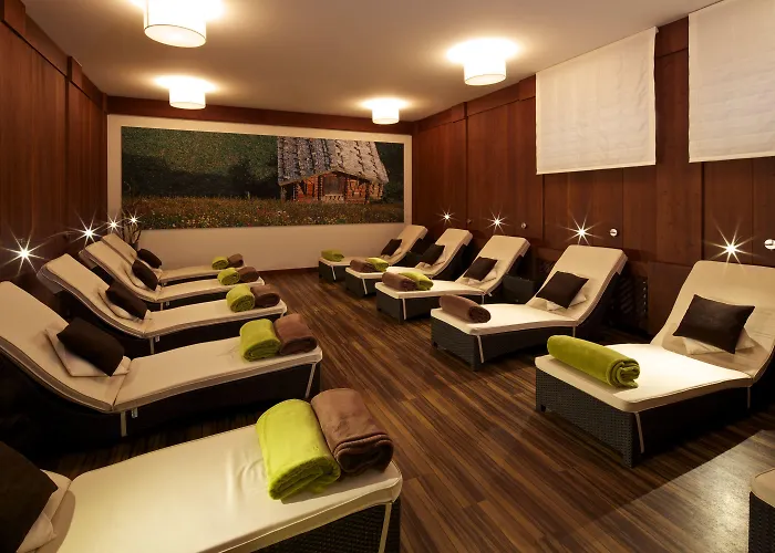 キンダー ＆ グレチッチャーホテル ヒンタートックサーホフ