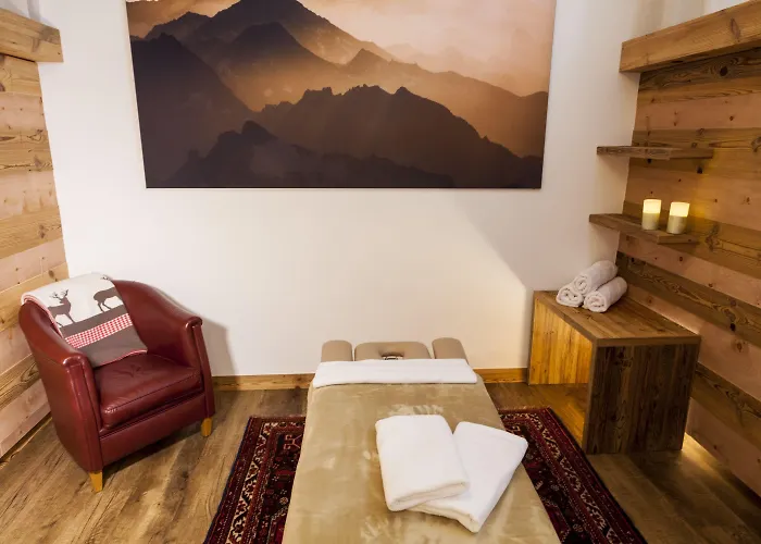 キンダー ＆ グレチッチャーホテル ヒンタートックサーホフ