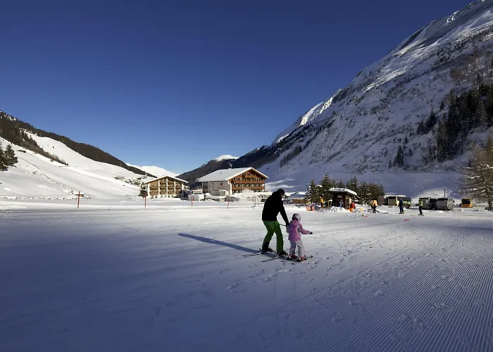 キンダー ＆ グレチッチャーホテル ヒンタートックサーホフ トゥクス