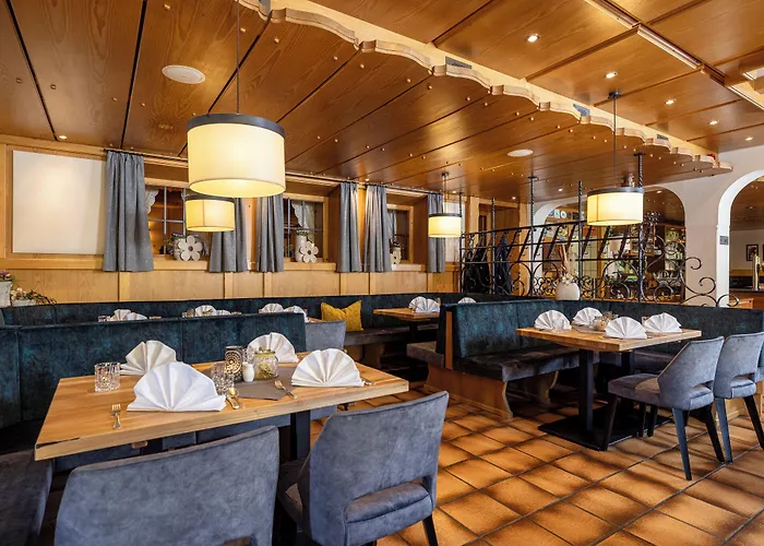 キンダー ＆ グレチッチャーホテル ヒンタートックサーホフ トゥクス