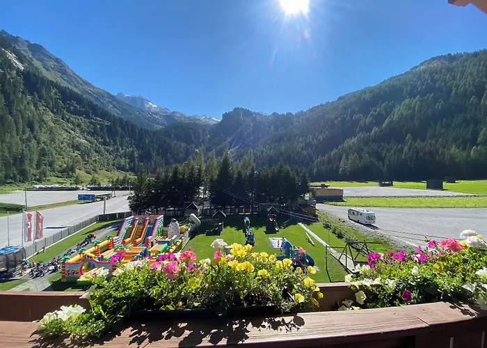 キンダー ＆ グレチッチャーホテル ヒンタートックサーホフ トゥクス