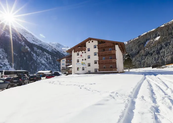 キンダー ＆ グレチッチャーホテル ヒンタートックサーホフ トゥクス