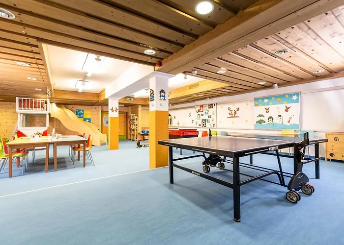 キンダー ＆ グレチッチャーホテル ヒンタートックサーホフ 4*