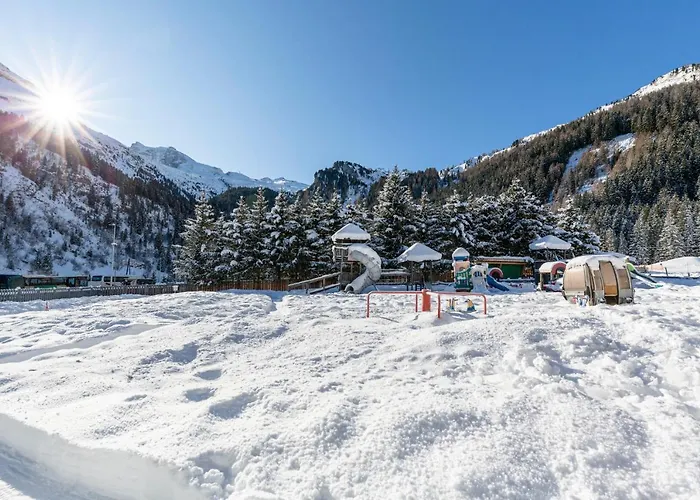 キンダー ＆ グレチッチャーホテル ヒンタートックサーホフ トゥクス