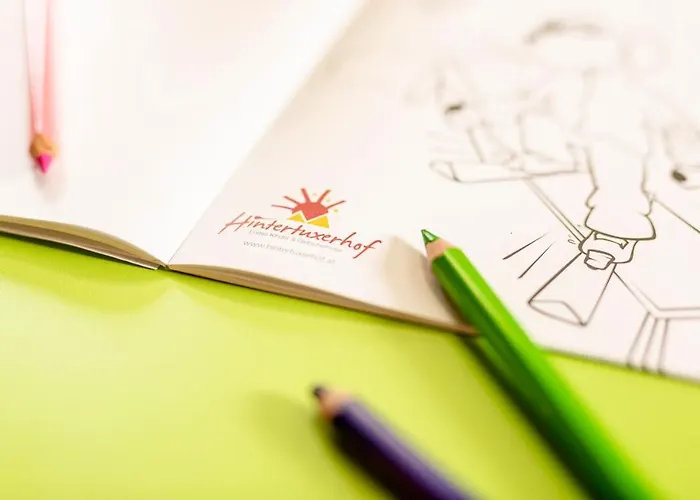 キンダー ＆ グレチッチャーホテル ヒンタートックサーホフ ホテル