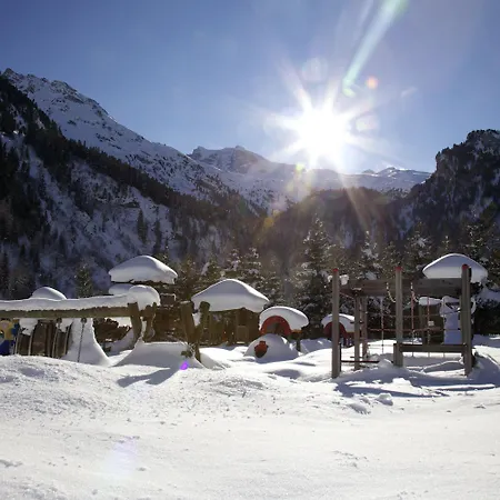 Kinder- & Gletscherhotel Hintertuxerhof 4* Tux